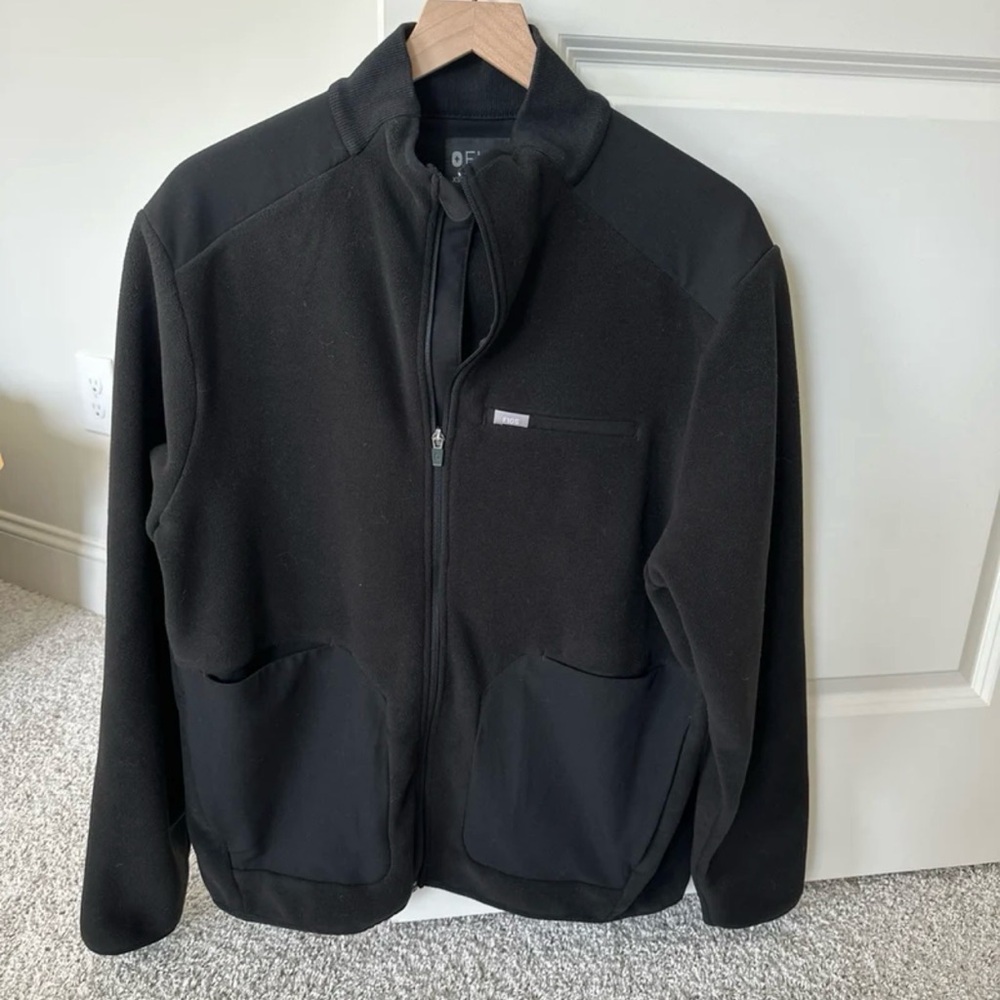 Figs Men's Black On-Shift Fleece Jacket
